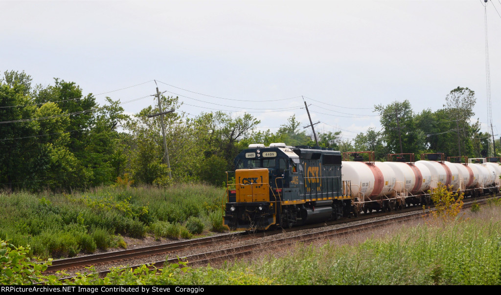 CSX 4405 with tank cars. 